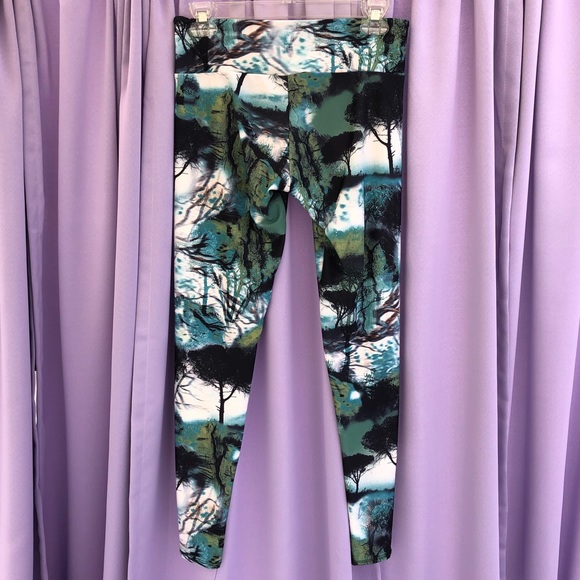 Onzie Dark Forest Leggings - Picture 2 of 4